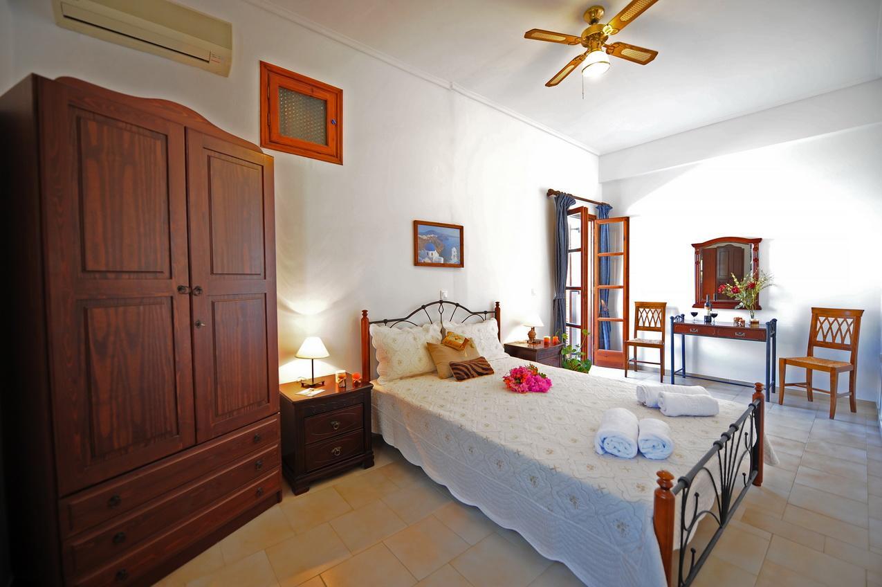 Philoxenia Hotel & Studios Perissa  Exterior photo